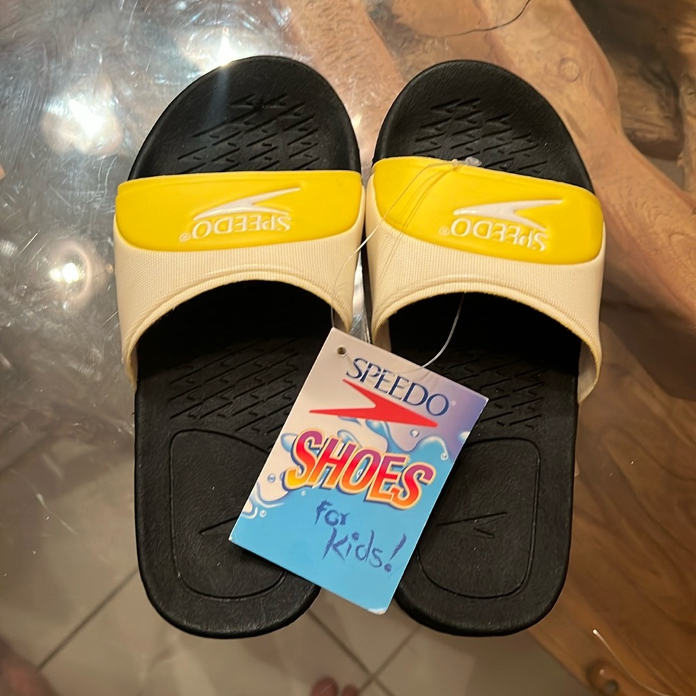 NWT kids speedo sandals